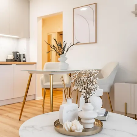 Modern Near Aupark With Ac - Centre Apartament Koszyce
